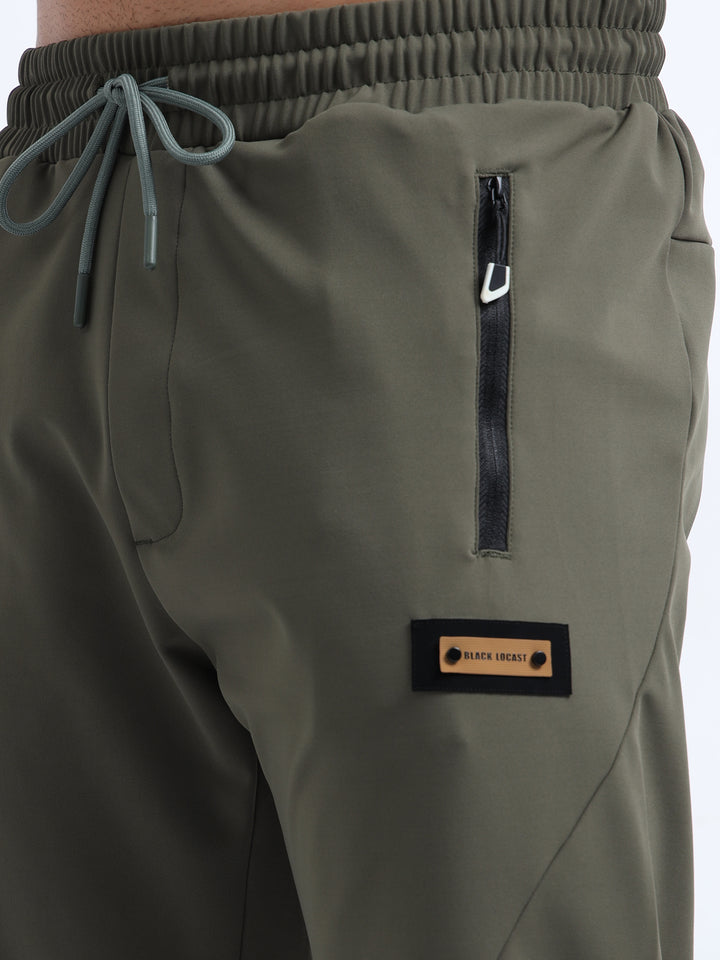 Man's Regular fit Olive Green Jogger with Zipper Pocket