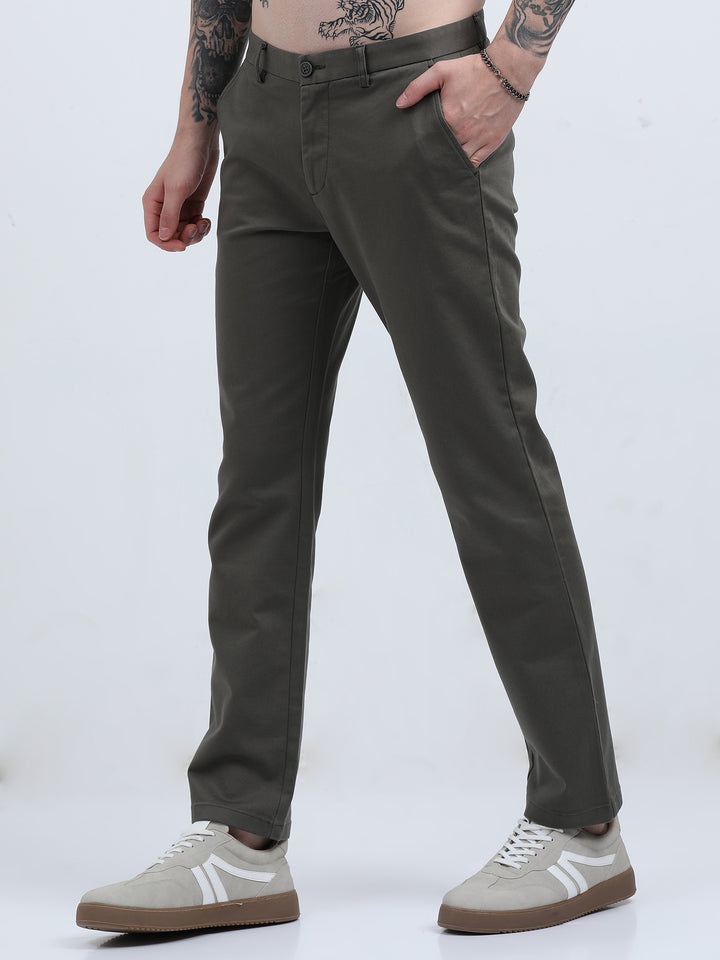 Men's Straight-fit chino in dark olive green Pant