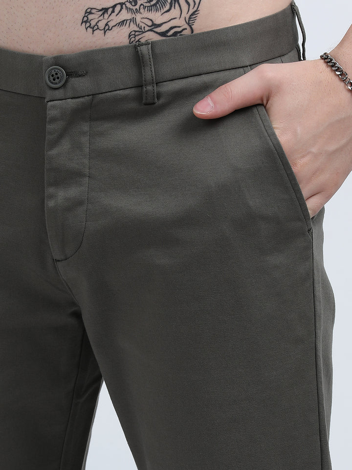 Men's Straight-fit chino in dark olive green Pant