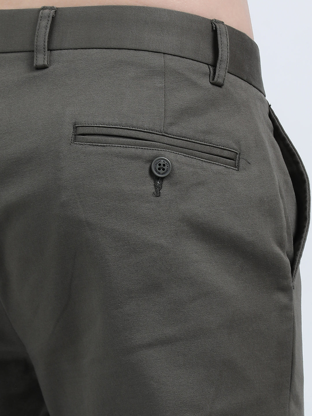 Men's Straight-fit chino in dark olive green Pant