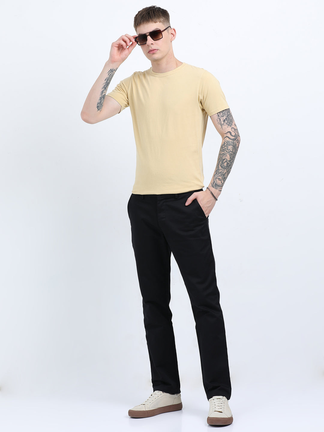 Men's versatile look Straight-fit classic black pant