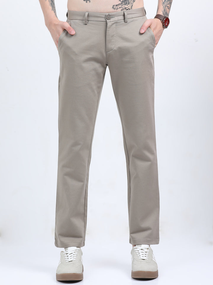 Men's Light taupe chino in a relaxed classic fit Pant