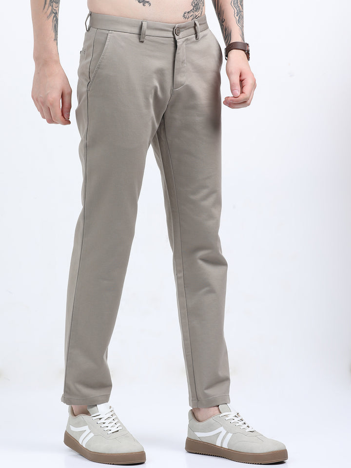 Men's Light taupe chino in a relaxed classic fit Pant