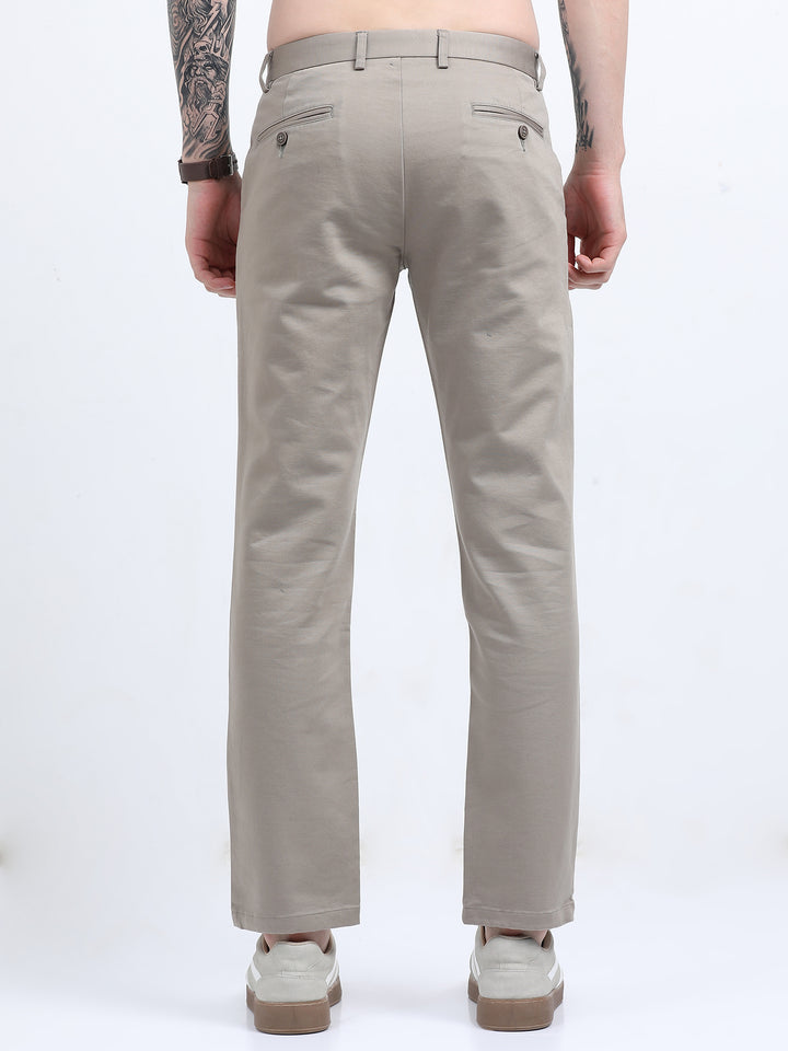 Men's Light taupe chino in a relaxed classic fit Pant