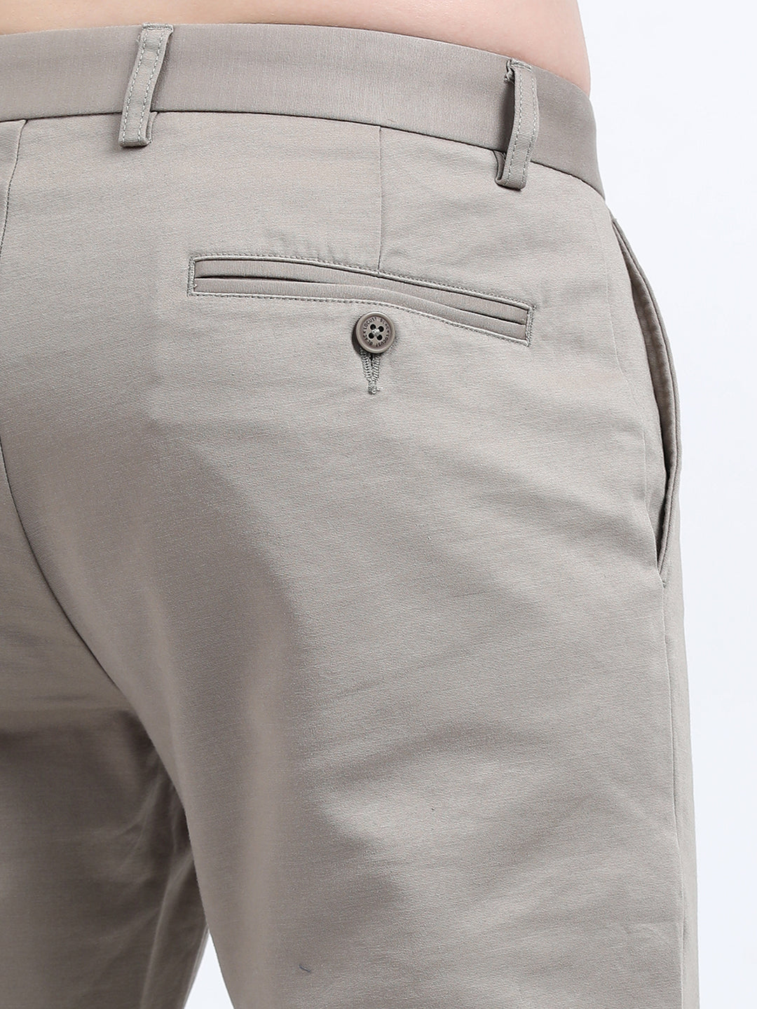 Men's Light taupe chino in a relaxed classic fit Pant